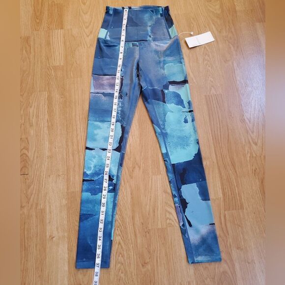 NEW! Zella "Renew" Ultra High Waist Print Leggings - size XS in Blue - Picture 10 of 13